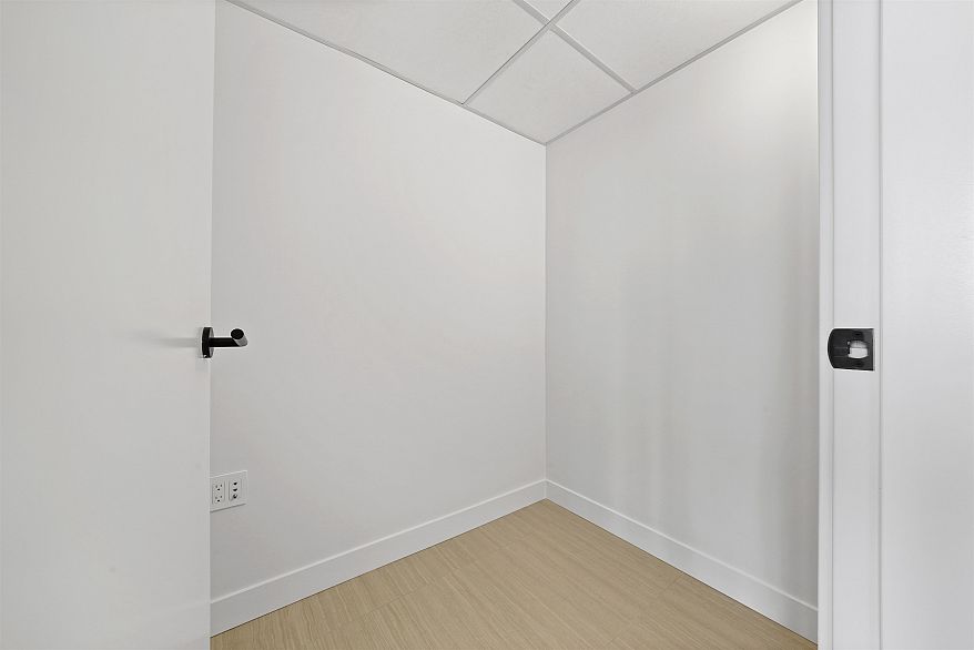 1402 5058 Joyce Street