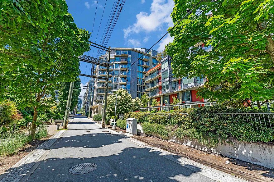 1002 88 W 1st Avenue