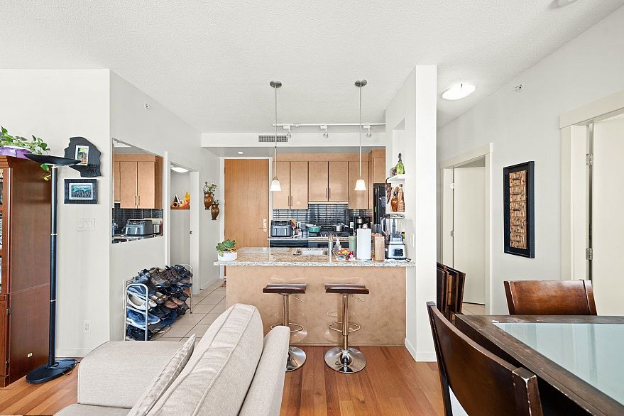 3802 1189 Melville Street