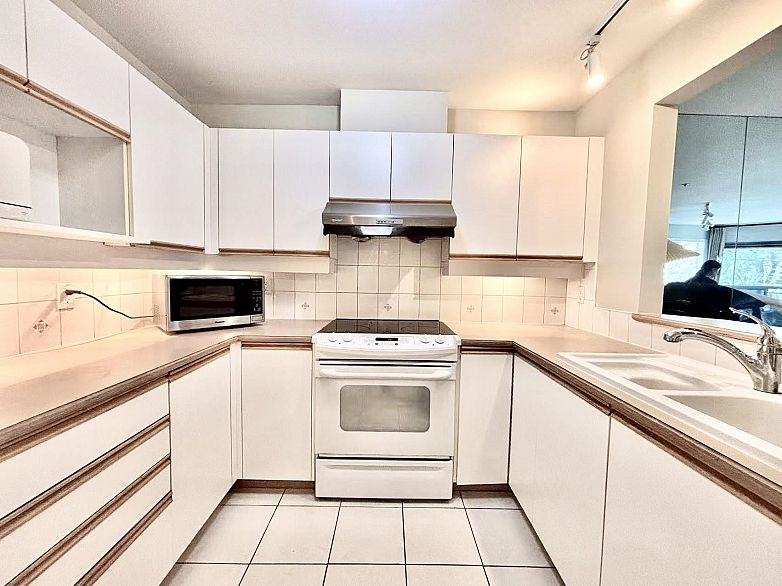 213 525 Wheelhouse Square