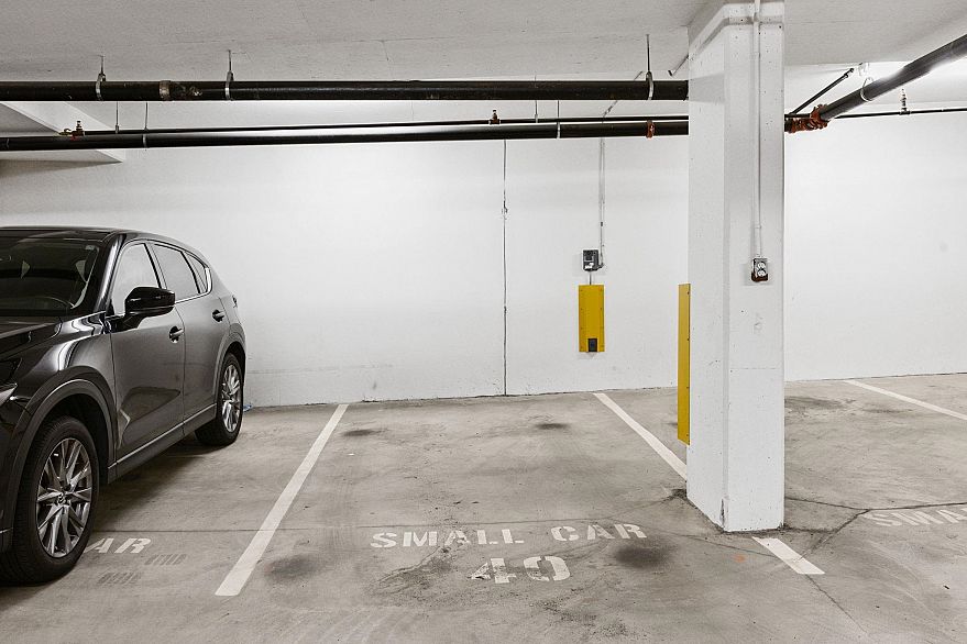 218 1838 Renfrew Street