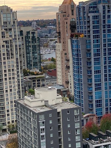 2402 1188 Howe Street