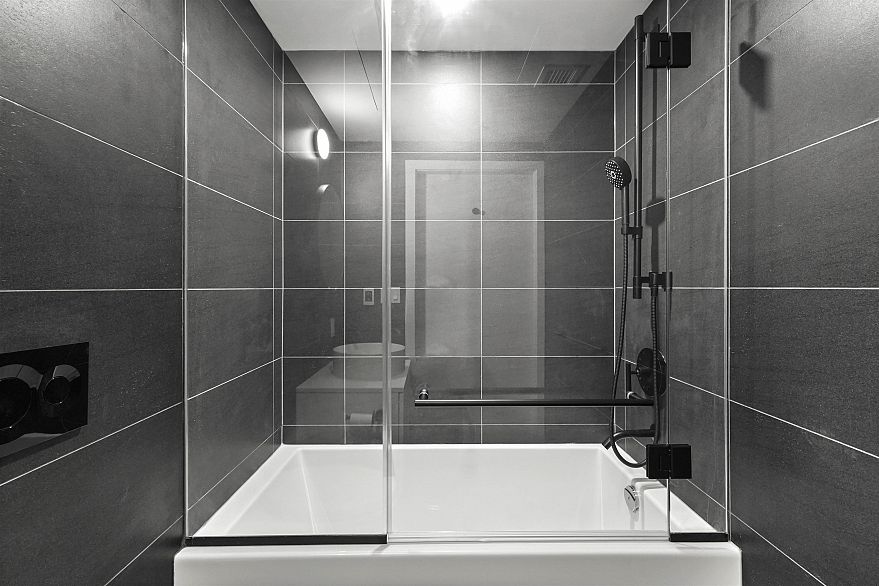 1402 5058 Joyce Street