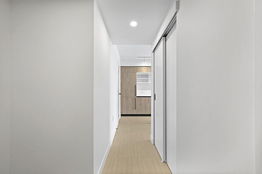 1402 5058 Joyce Street