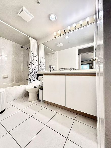 213 525 Wheelhouse Square