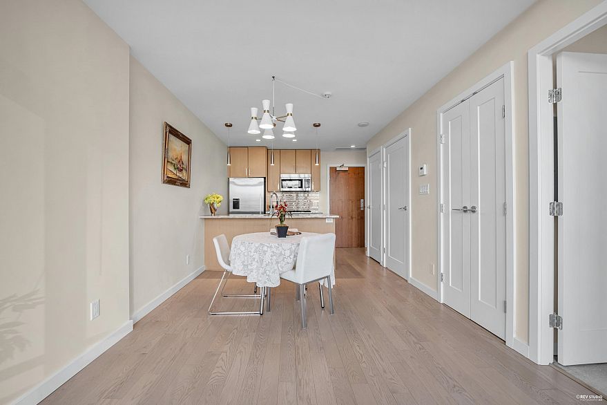 1002 88 W 1st Avenue