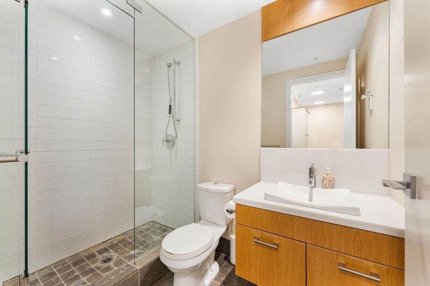 TH 16 6063 Iona Drive