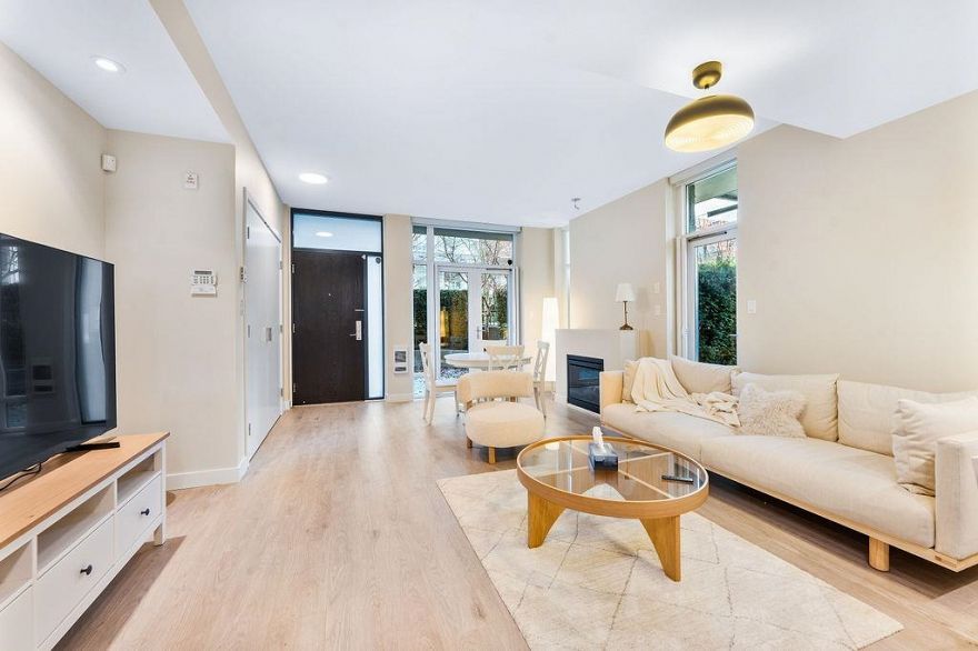 TH 16 6063 Iona Drive