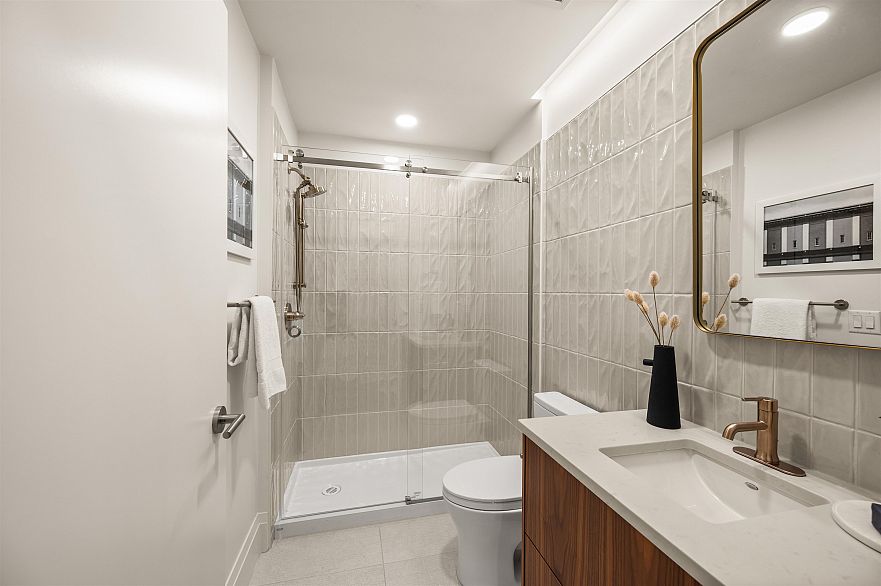 213 2550 Garden Drive