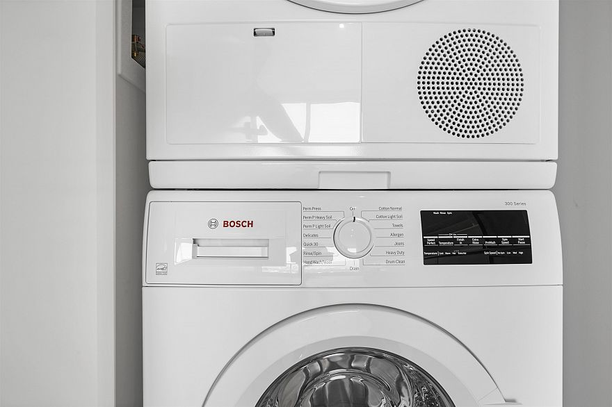 1402 5058 Joyce Street