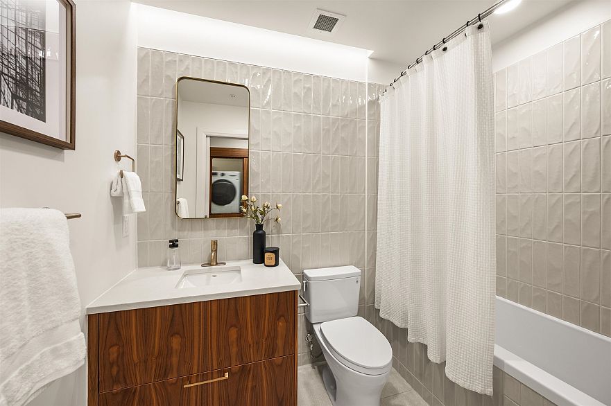 213 2550 Garden Drive