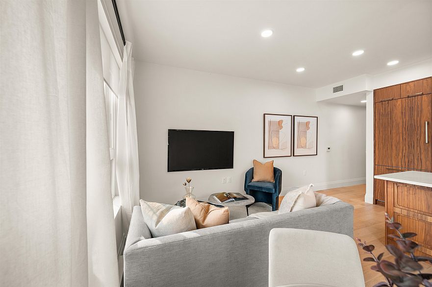 213 2550 Garden Drive