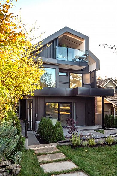 2 4018 W 21st Avenue