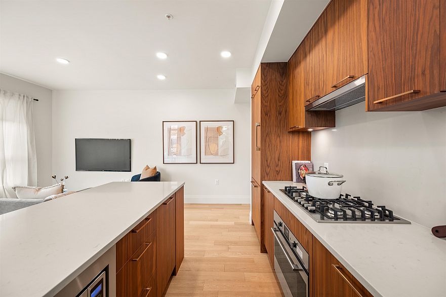 213 2550 Garden Drive