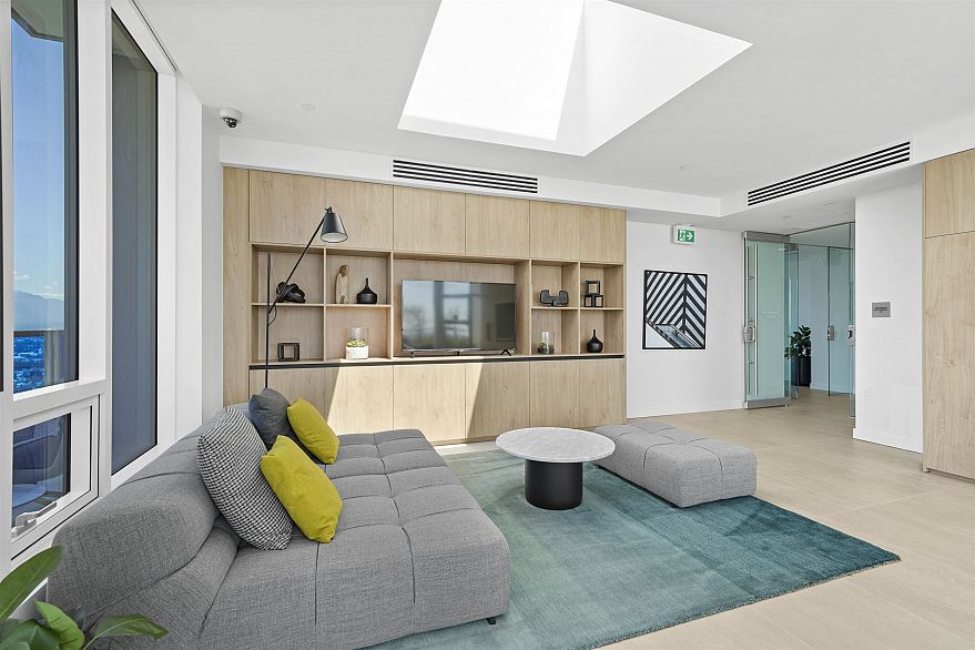 1402 5058 Joyce Street