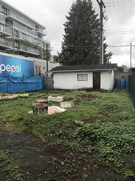 4569 Gladstone Street