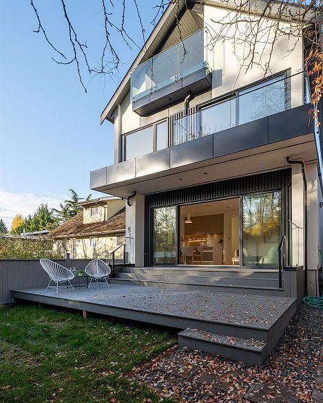 2 4018 W 21st Avenue