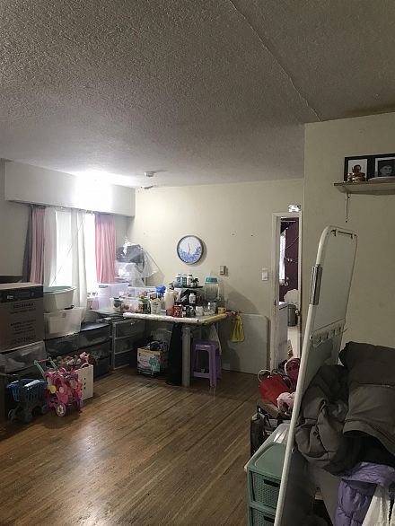 4569 Gladstone Street