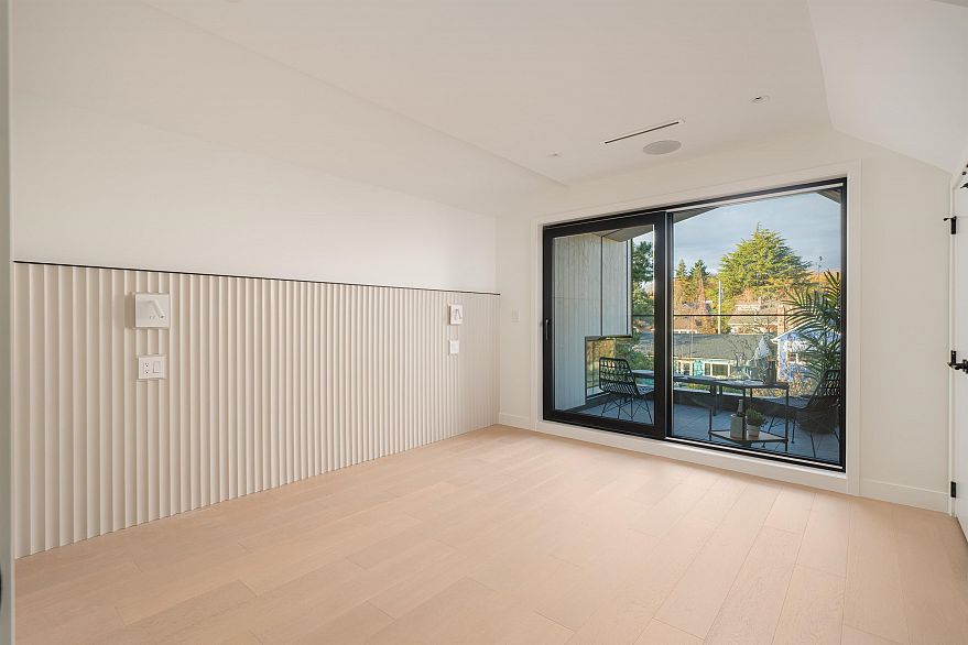 2 4018 W 21st Avenue