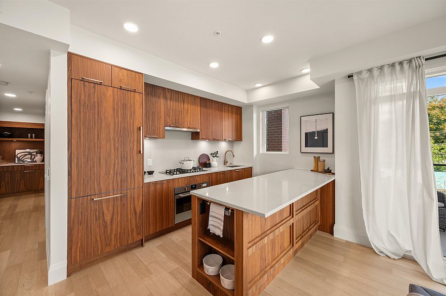 213 2550 Garden Drive