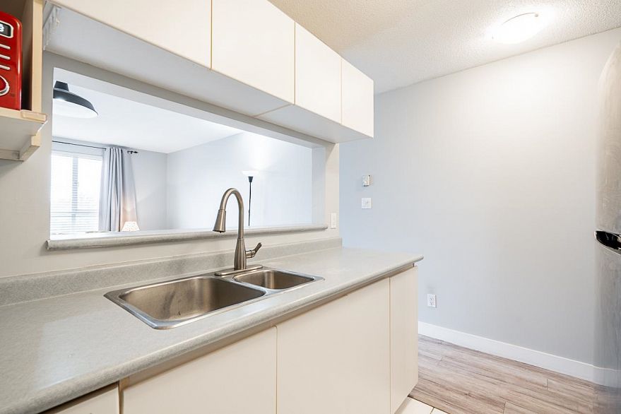 502 3455 Ascot Place