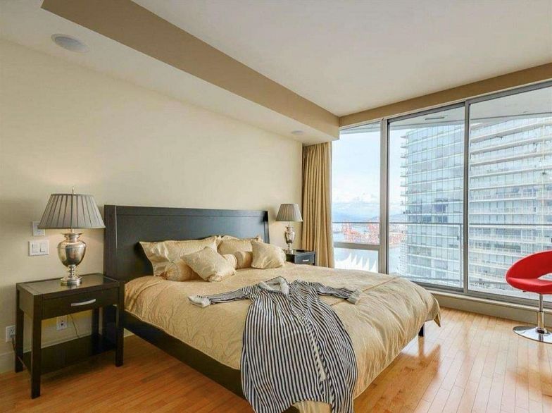 3304 1077 W Cordova Street