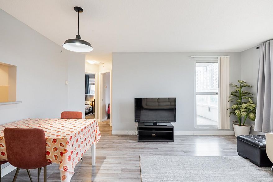 502 3455 Ascot Place