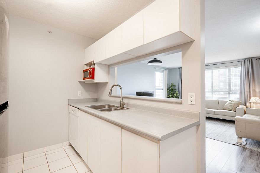 502 3455 Ascot Place