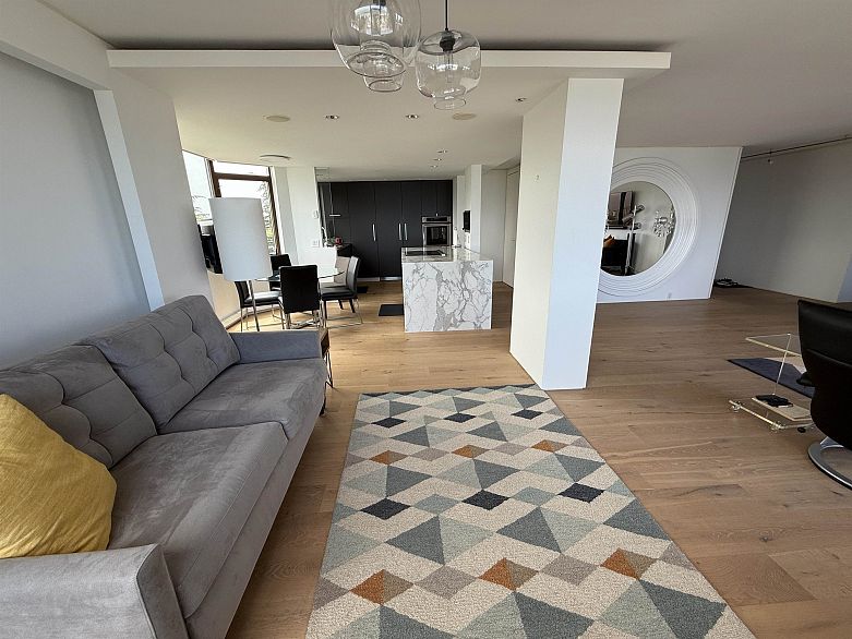 803 2445 W 3rd Avenue