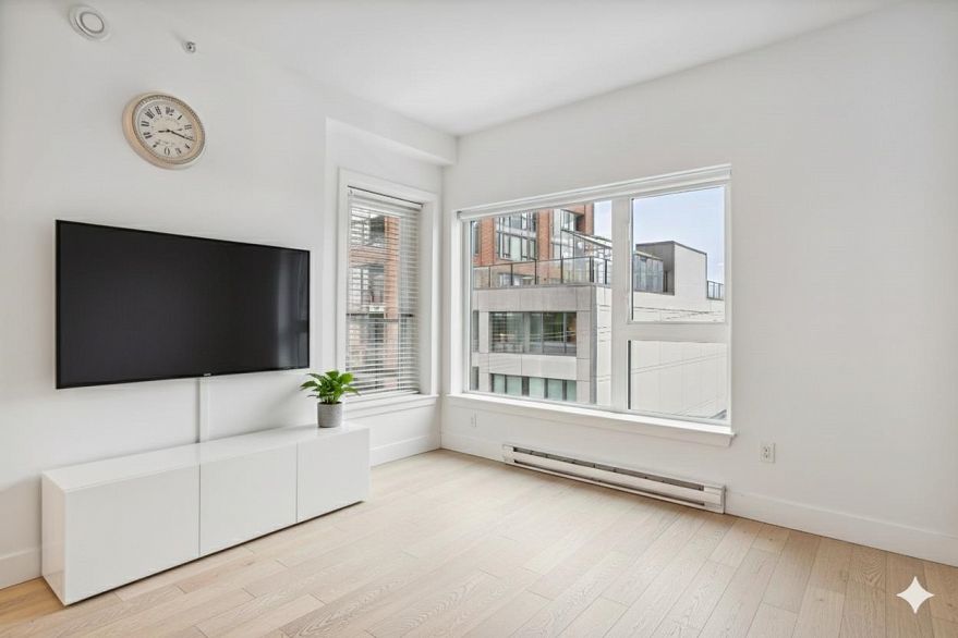 407 2666 Duke Street