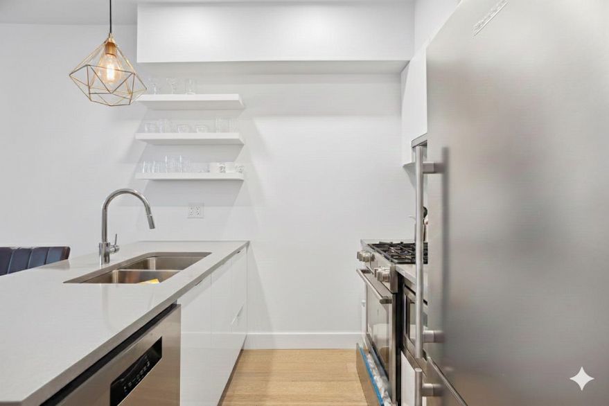 407 2666 Duke Street