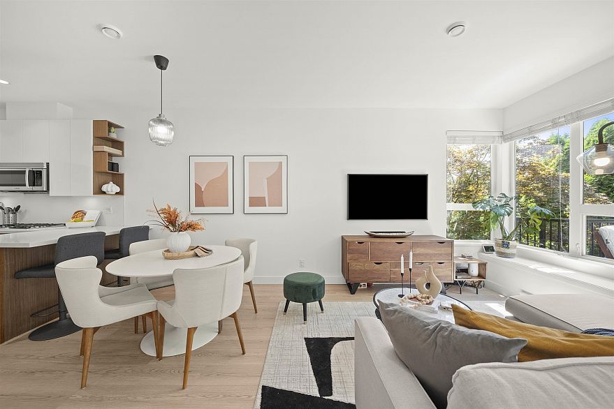 8438 Gladstone Street