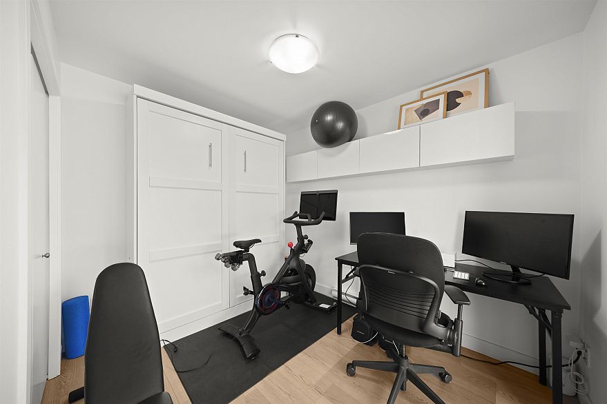 8438 Gladstone Street