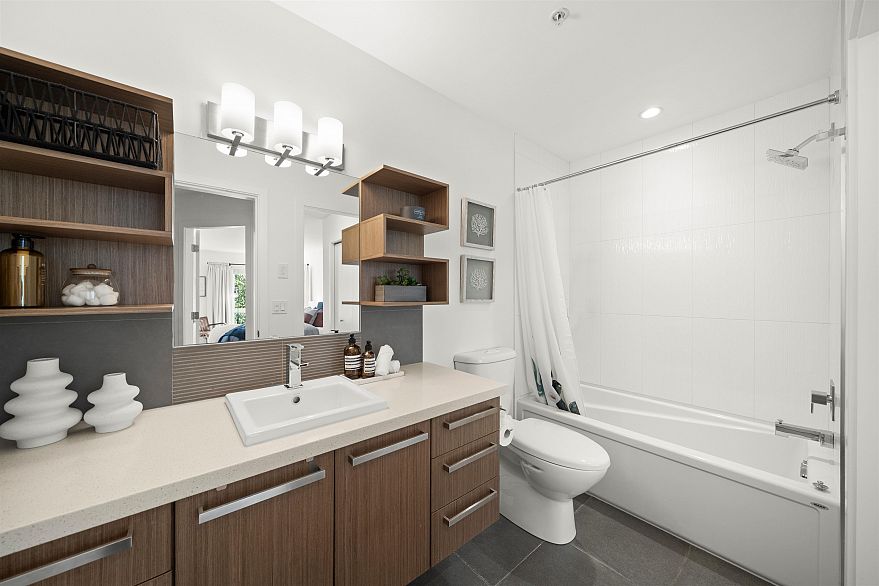 8438 Gladstone Street