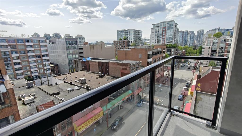 707 239 Keefer Street