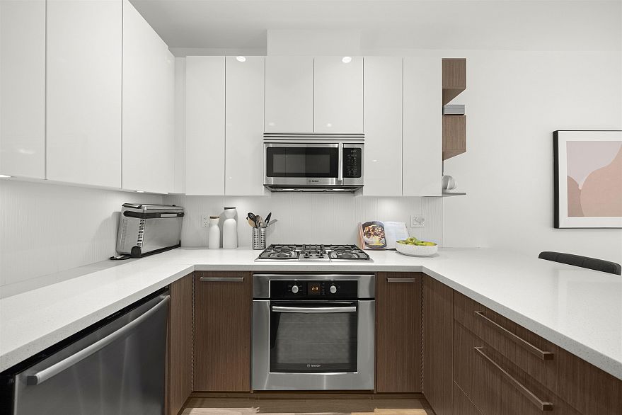 8438 Gladstone Street