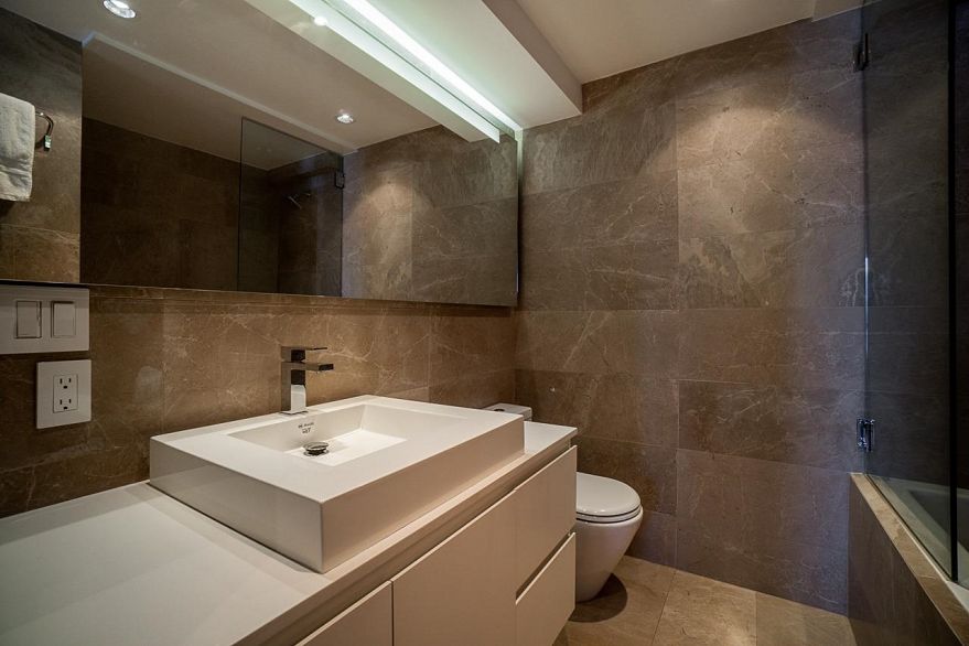 803 2445 W 3rd Avenue