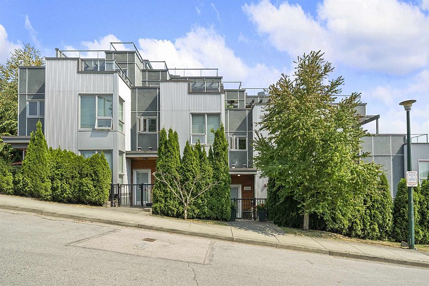 8438 Gladstone Street