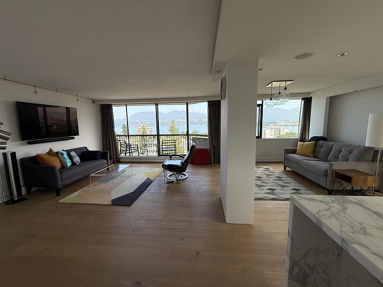 803 2445 W 3rd Avenue