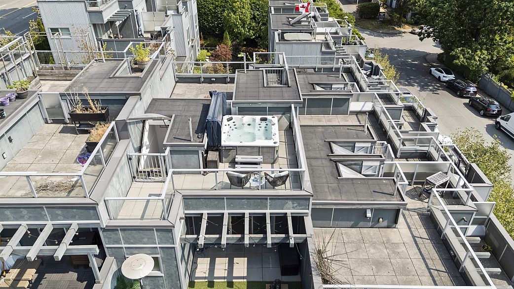 8438 Gladstone Street