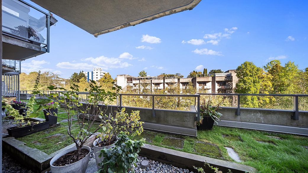 17 1345 W 4th Avenue