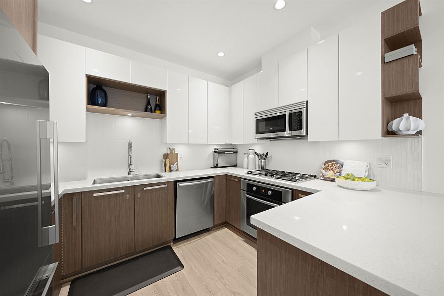 8438 Gladstone Street