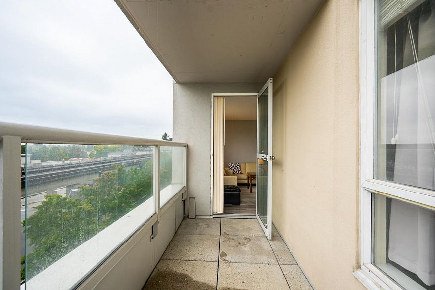 502 3455 Ascot Place