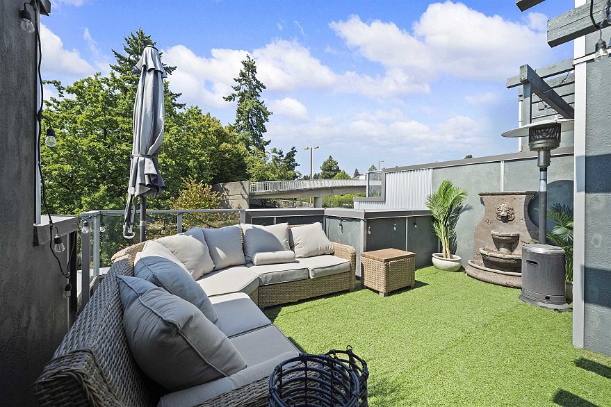 8438 Gladstone Street