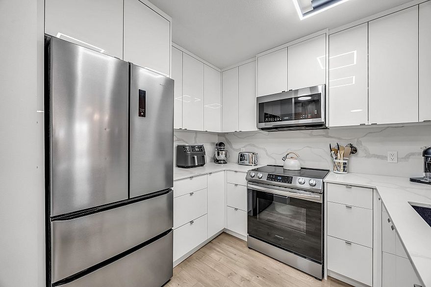 213 3038 E Kent Avenue South