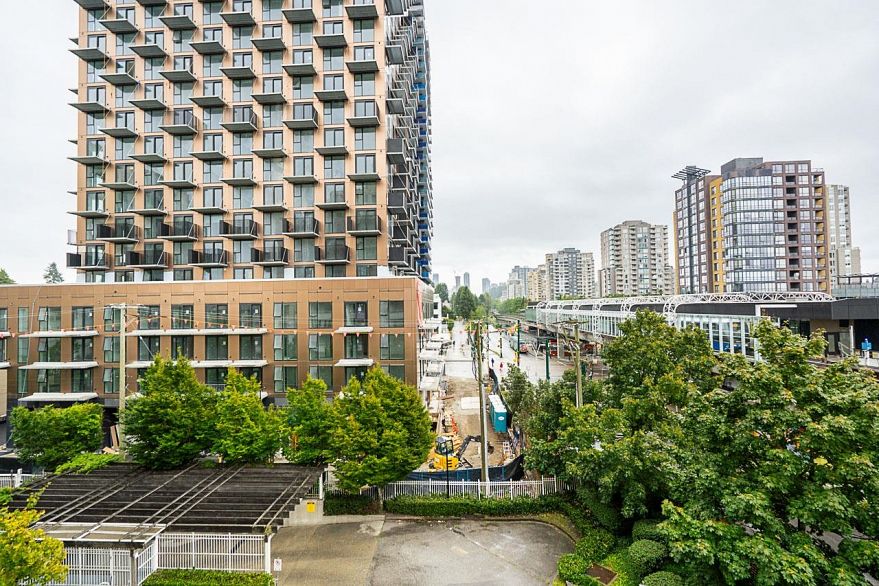 502 3455 Ascot Place