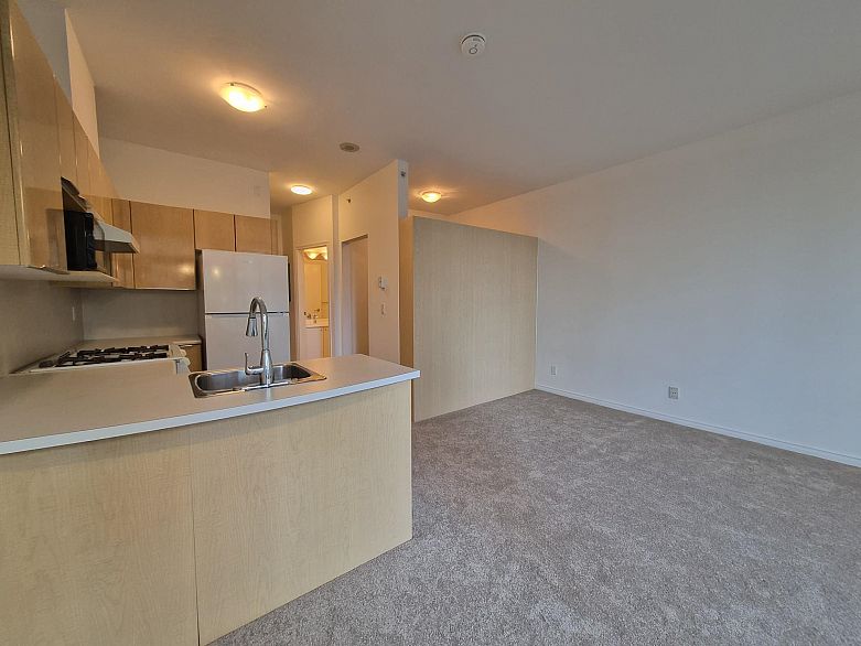 806 1239 W Georgia Street