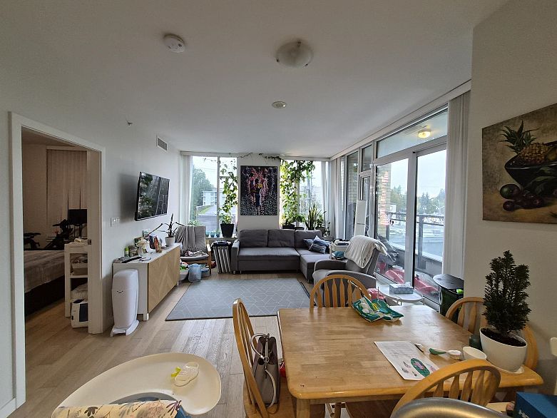 317 2033 W 10th Avenue