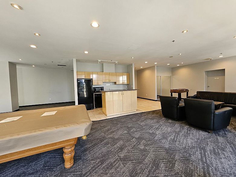 806 1239 W Georgia Street