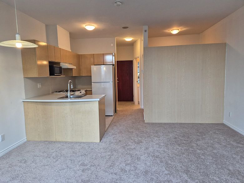 806 1239 W Georgia Street